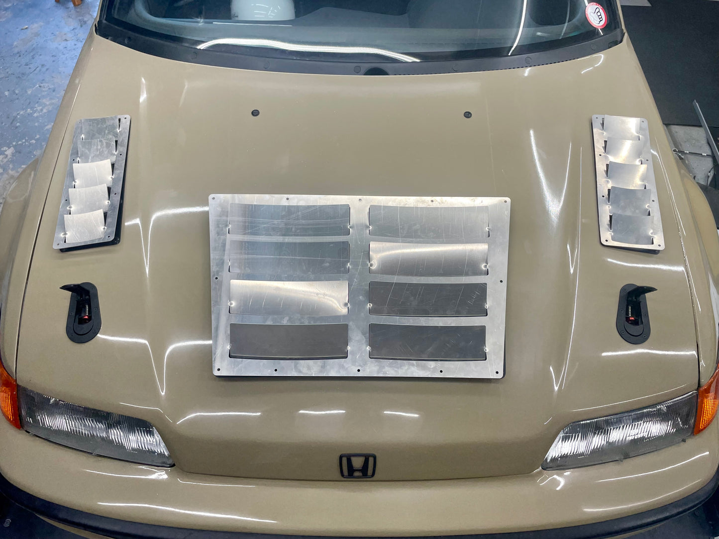 Universal Hood Louvers