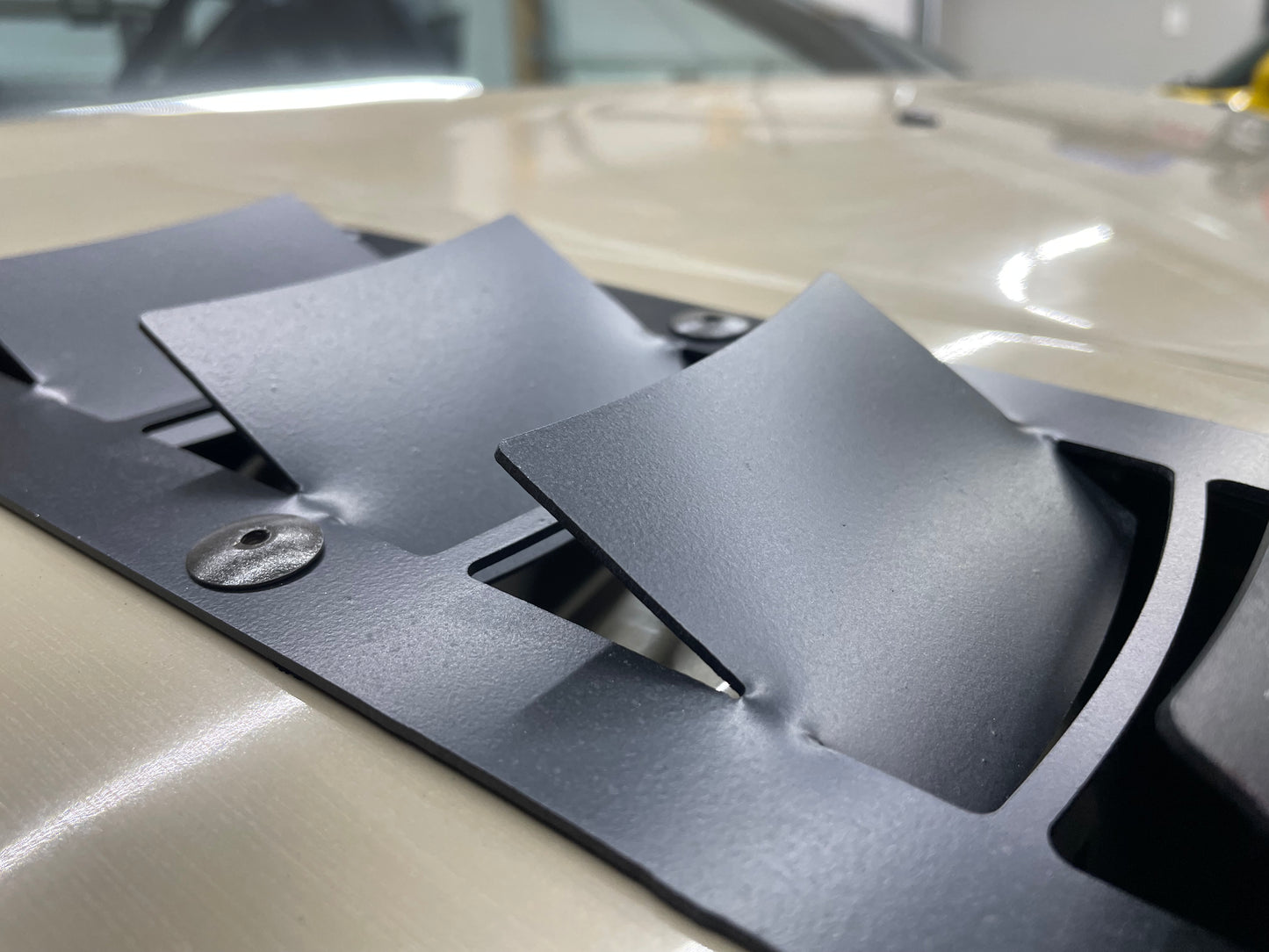 Universal Hood Louvers