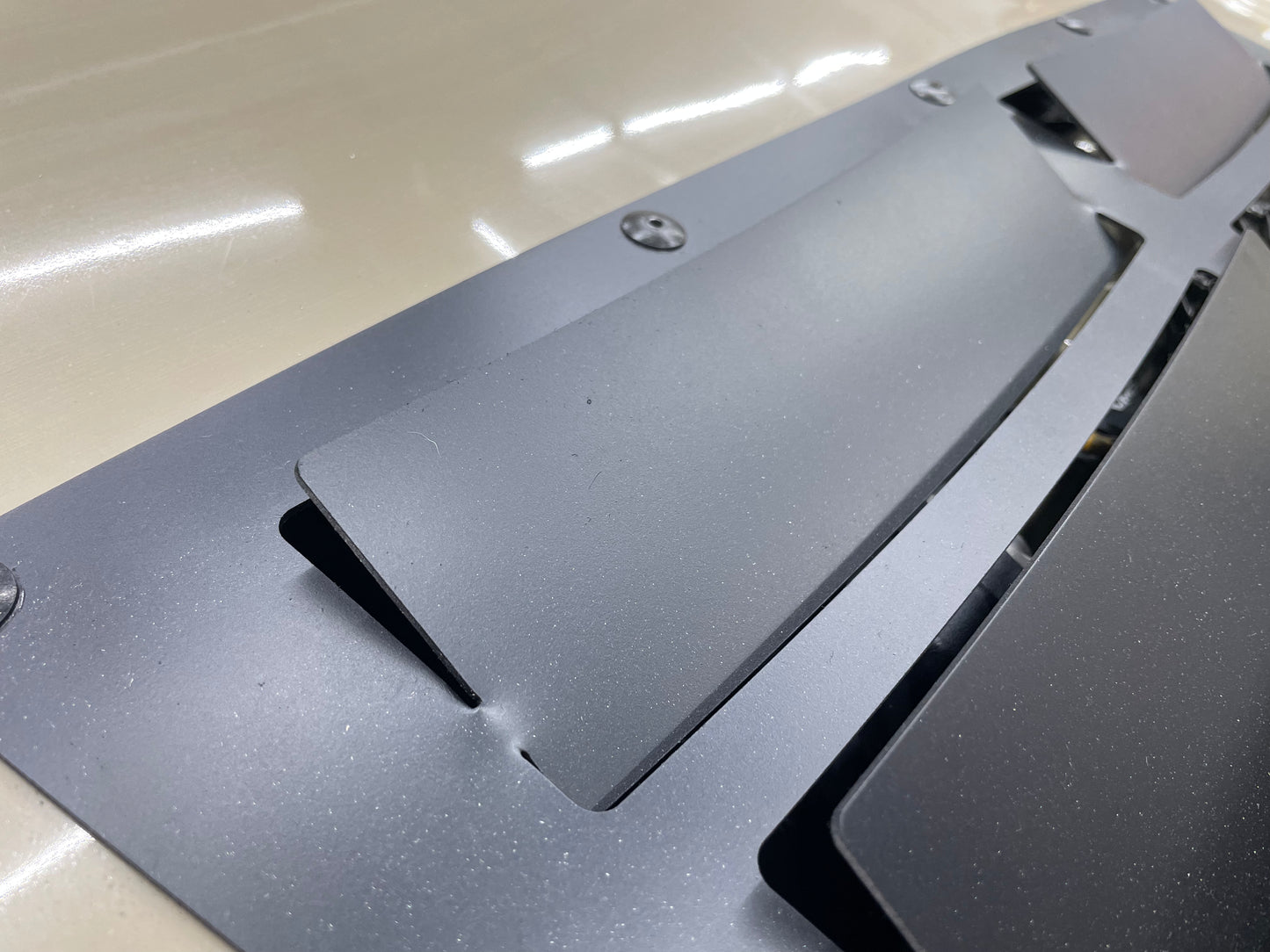 Universal Hood Louvers